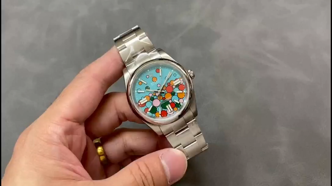 Rolex Oyster Perpetual 36 m126000 0009 Women's Watch - Video