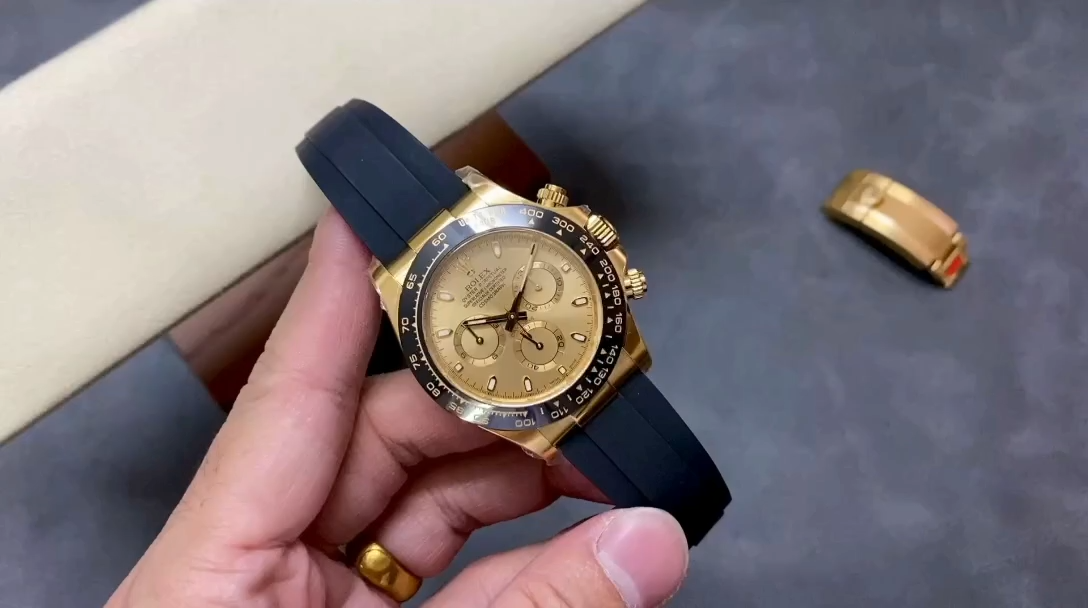 Rolex Cosmograph Daytona 116518 Champagne Dial Automatic 40mm Mens Replica Watch - Replica Factory