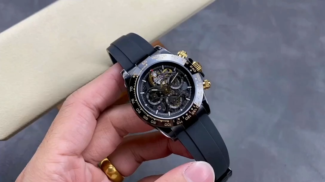 Rolex Daytona Blaken Black, video showing the watch in hand. - Video