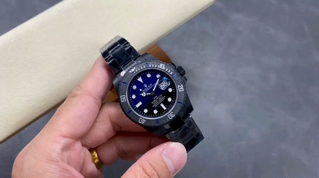Rolex Submariner Diw 116610 PVD-DLC Stainless Steel Carbon Fiber Bezel Blue Dial - Video