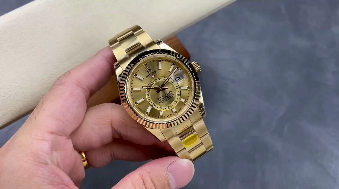 Rolex Sky Dweller 42mm Yellow Gold Champagne Dial m336938 0001 Men's Replica Watch - Video