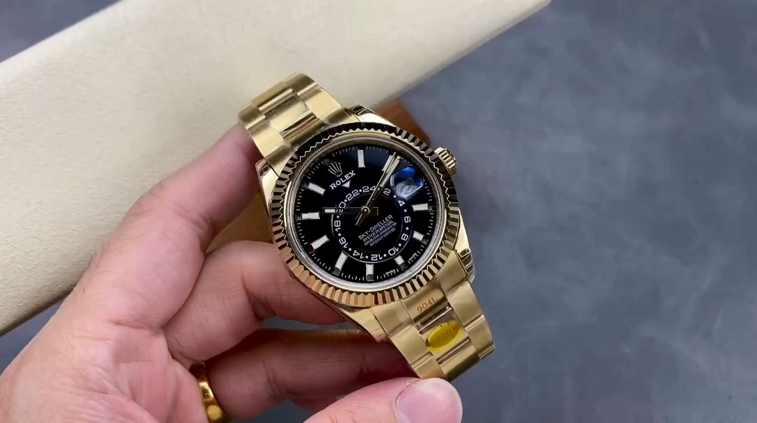 Rolex Sky Dweller Yellow Gold Black Dial Oyster M336938 0002 Men's Replica Watch - Video