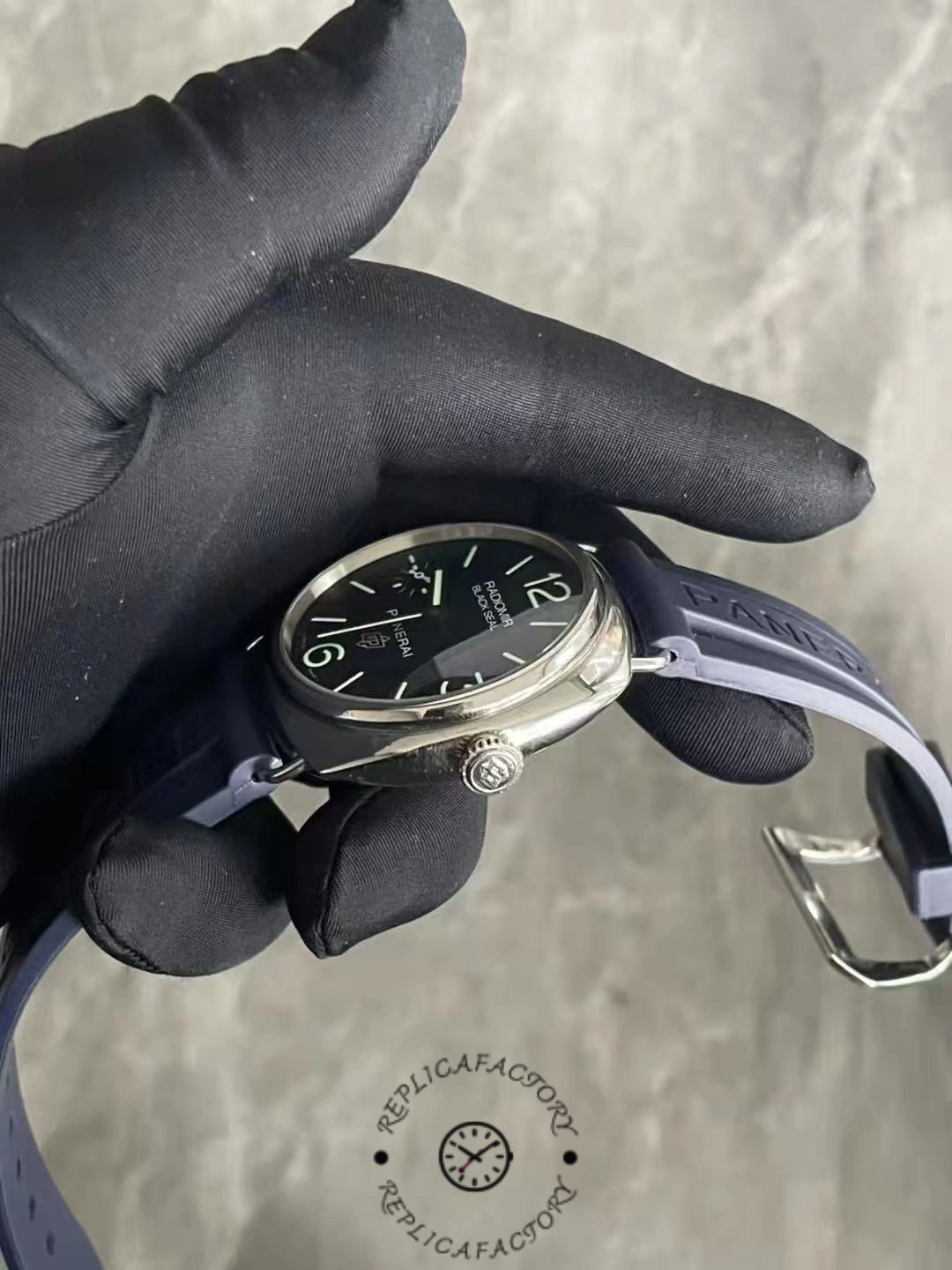 Replica Panerai Radiomir PAM00183 Side