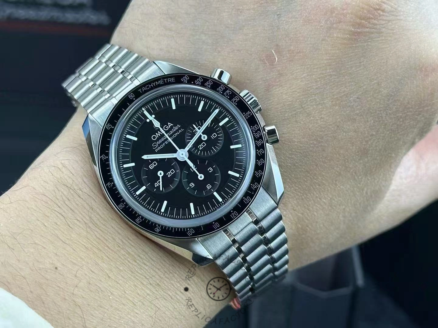 replica Omega Speedmaster 310.30.42.50.01.002 strap