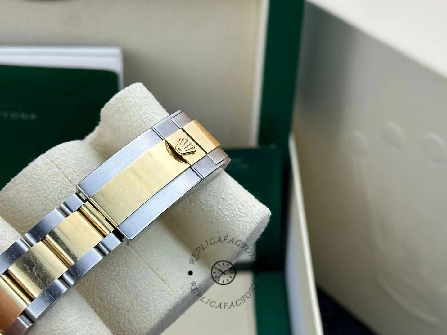 Rolex Cosmograph Daytona 40mm Oystersteel and 18k Yellow Gold 126503 0003