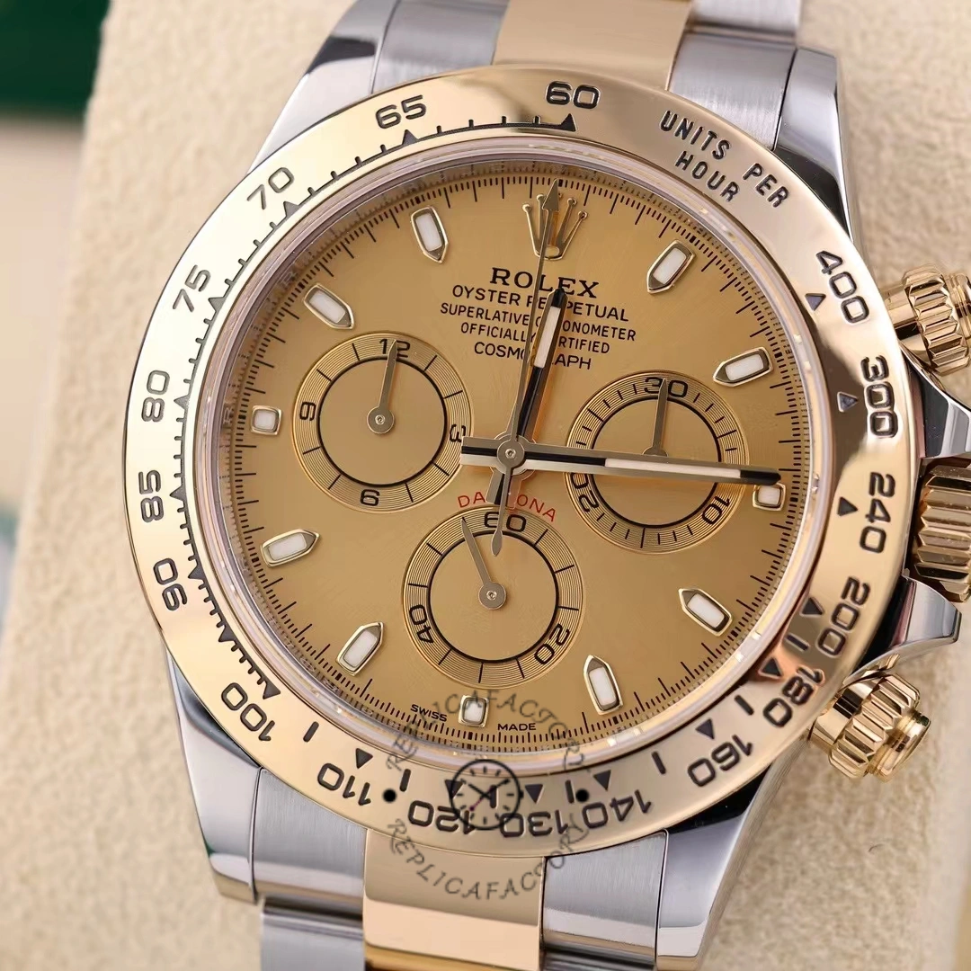Rolex Daytona 116503 dial close-up, champagne dial with gold markers and subdials.