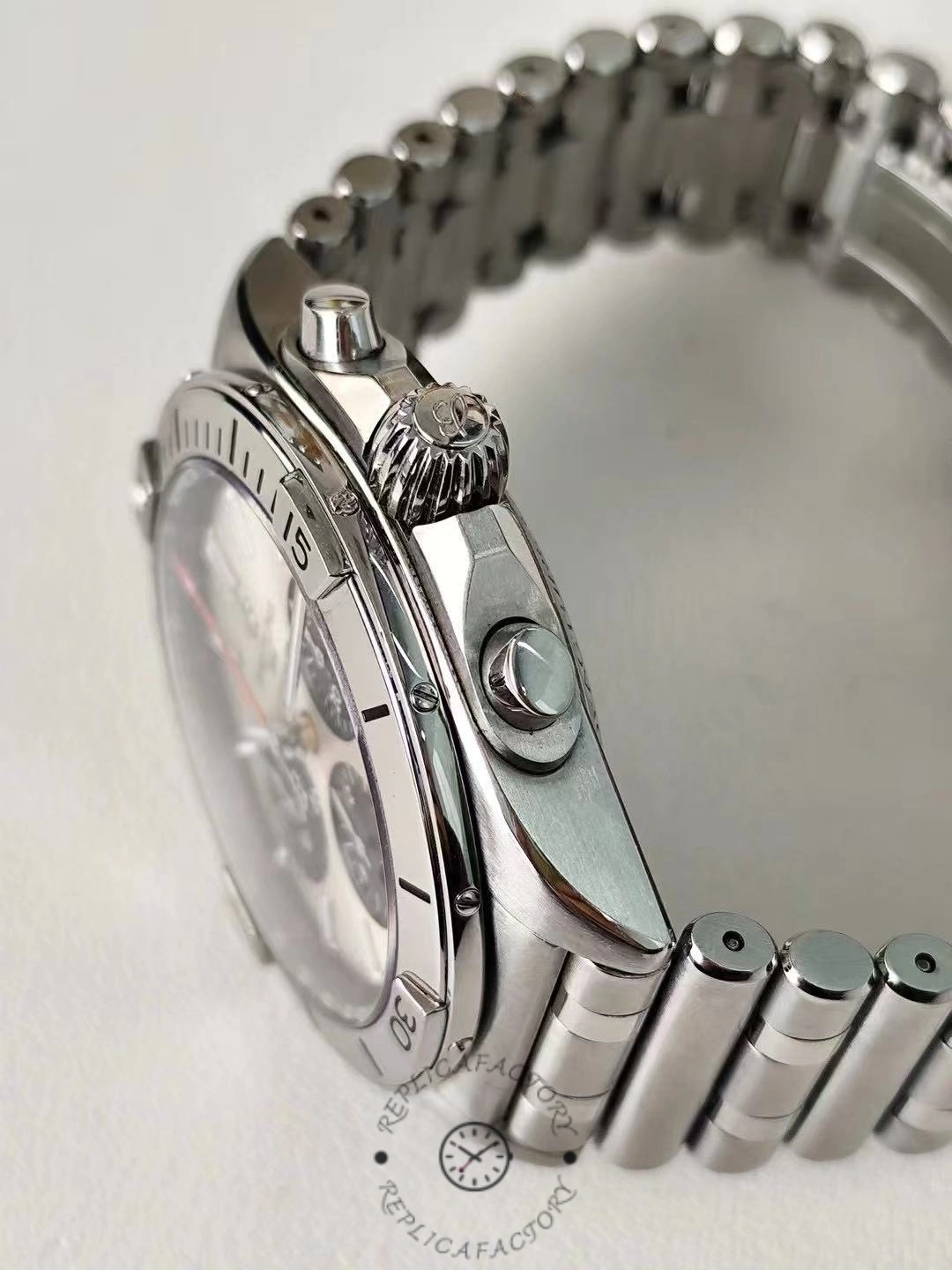 Breitling watch Side display