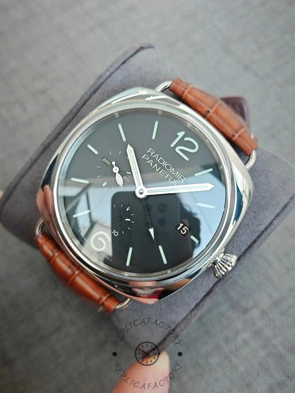 Replica Panerai Radiomir PAM00323 display picture 3