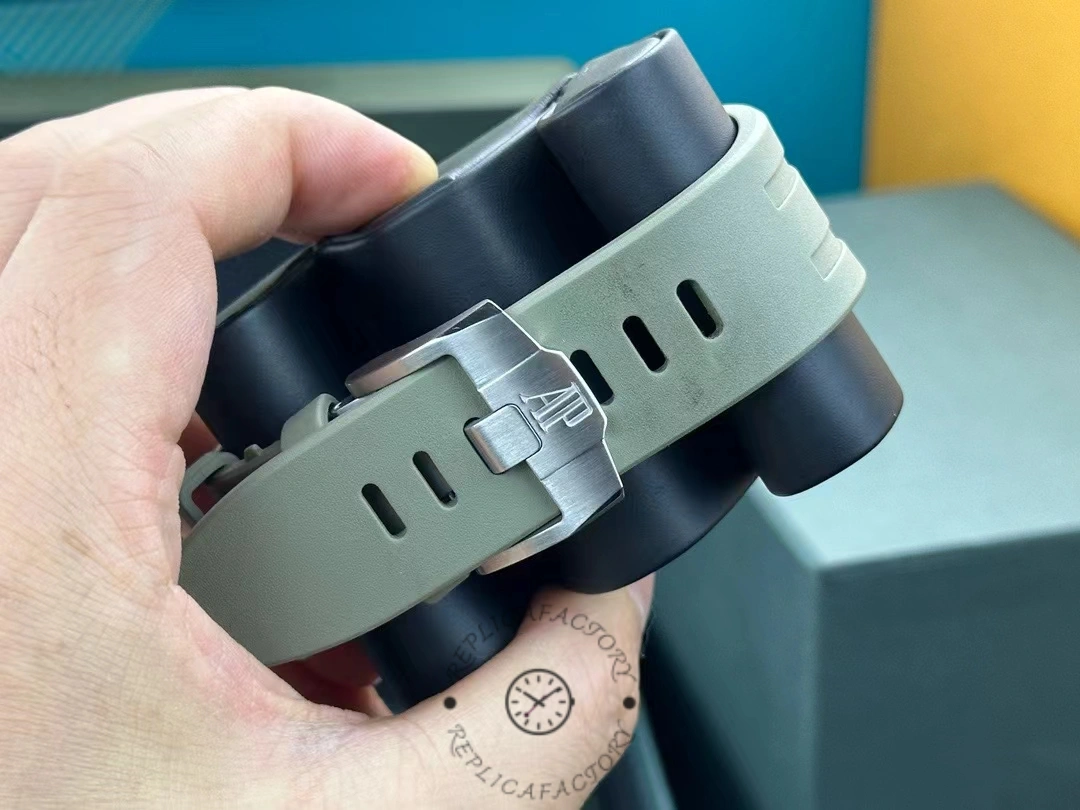 Replica Audemars Piguet Royal Oak 26420SO strap