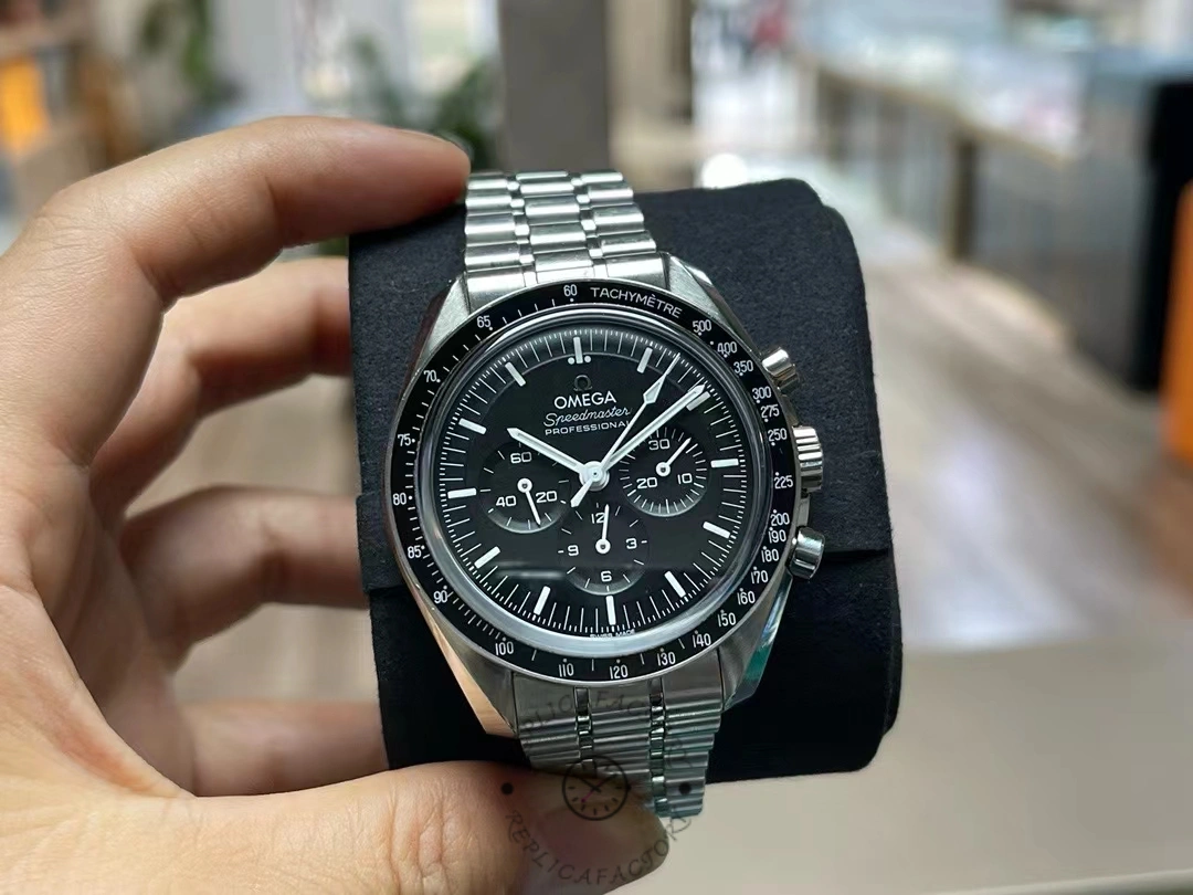 Replica Omega Speedmaster 310.30.42.50.01.002 Real photos
