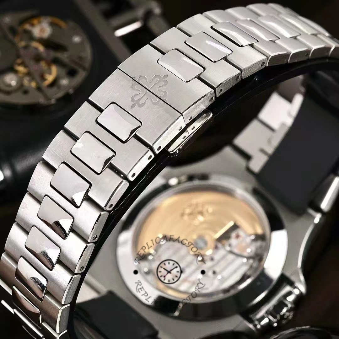 Patek Philippe Nautilus 5726 1A 001