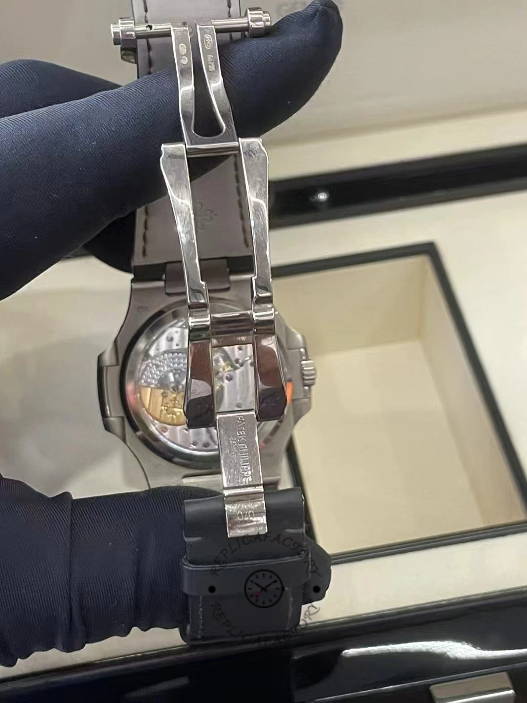 Replica Patek Philippe Nautilus 5712G 001 40mm Mens Watch - Replica Factory