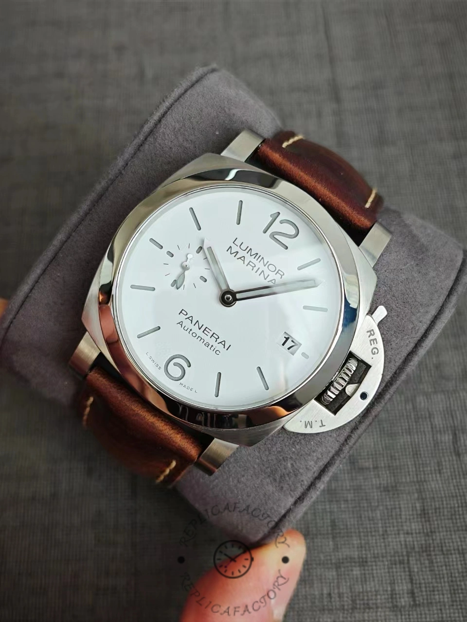 Panerai PAM1271 replica front view