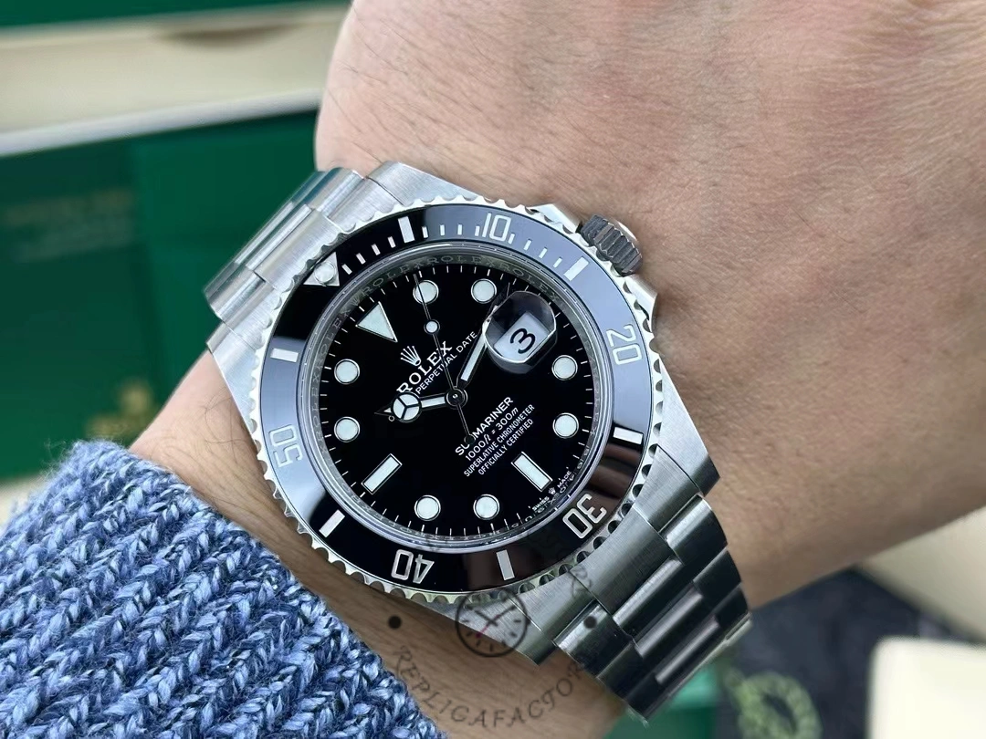 Replica Rolex 126610LN 0001 Wearing picture