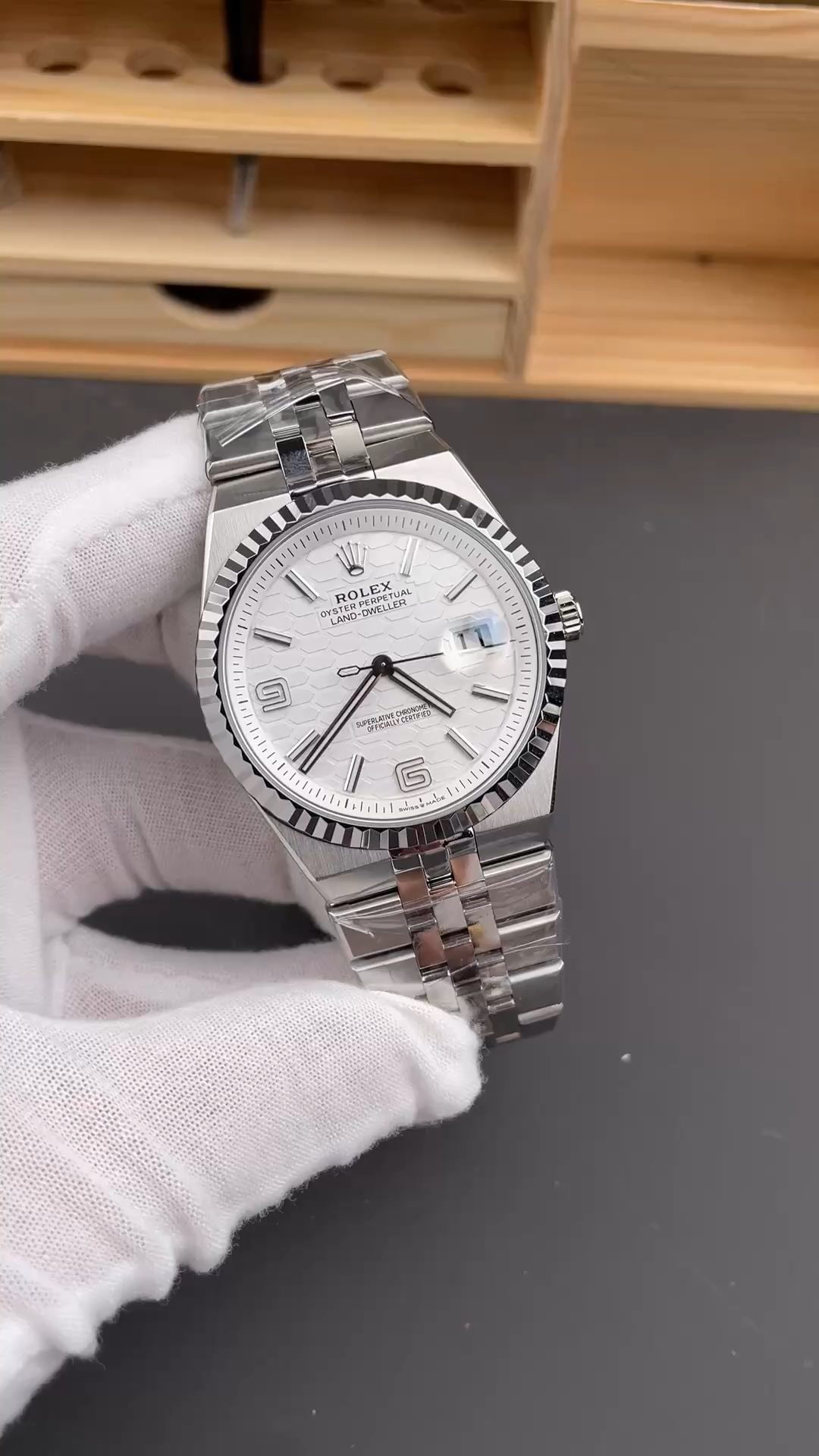 Video of Rolex Land-Dweller 40 M127334-0001 Replica highlighting dial clarity and stainless steel Jubilee bracelet.