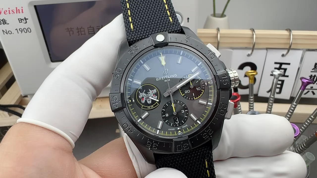 Breitling Avenger B01 Chronograph 44mm SB01472A1B1X1 Replica