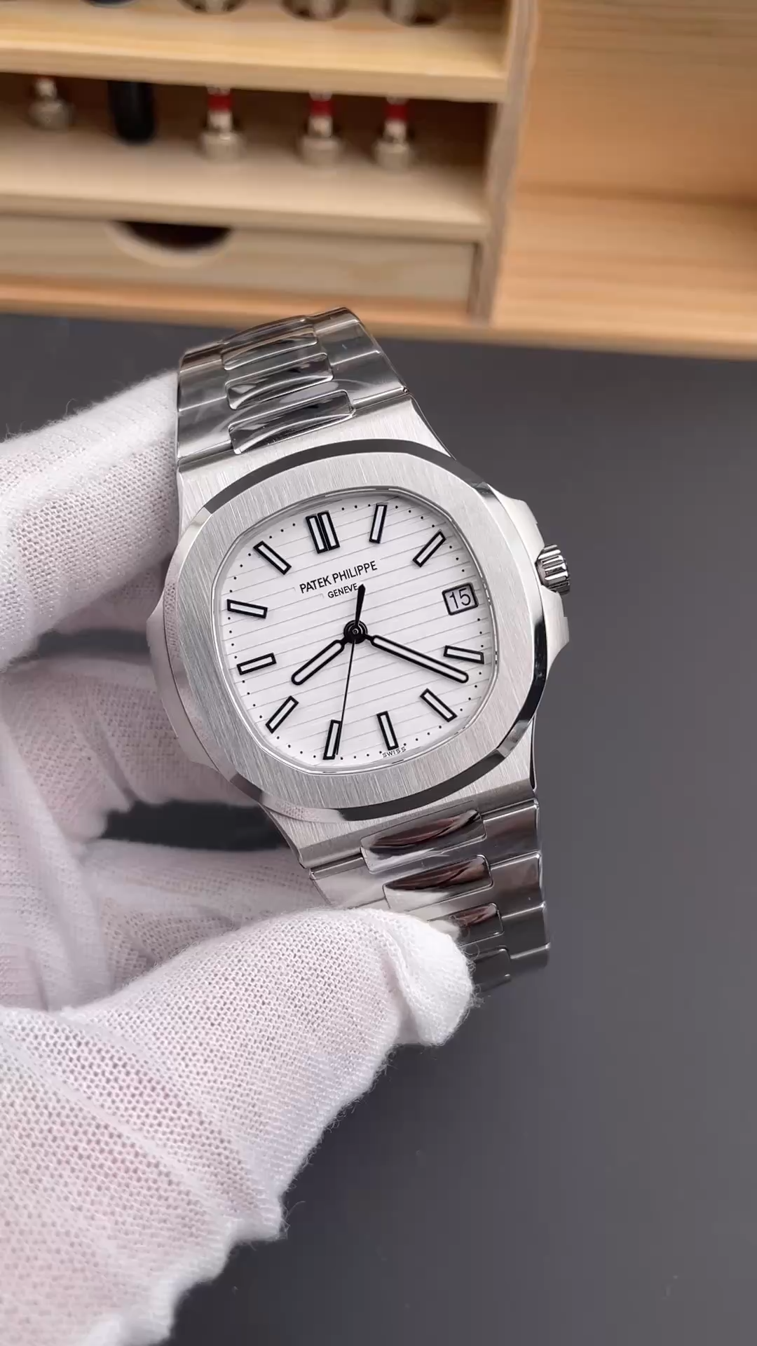 Replica Patek Philippe Nautilus 5711 1A 011 White Dial 40mm Mens Watch