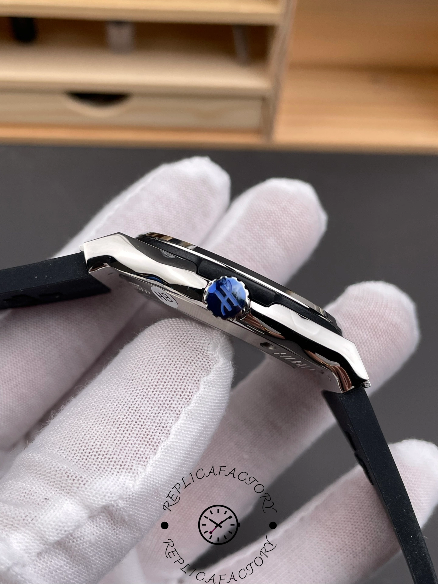 Crown-side view of Hublot Classic Fusion 542.NX.1171.RX, highlighting the signed crown and guards.