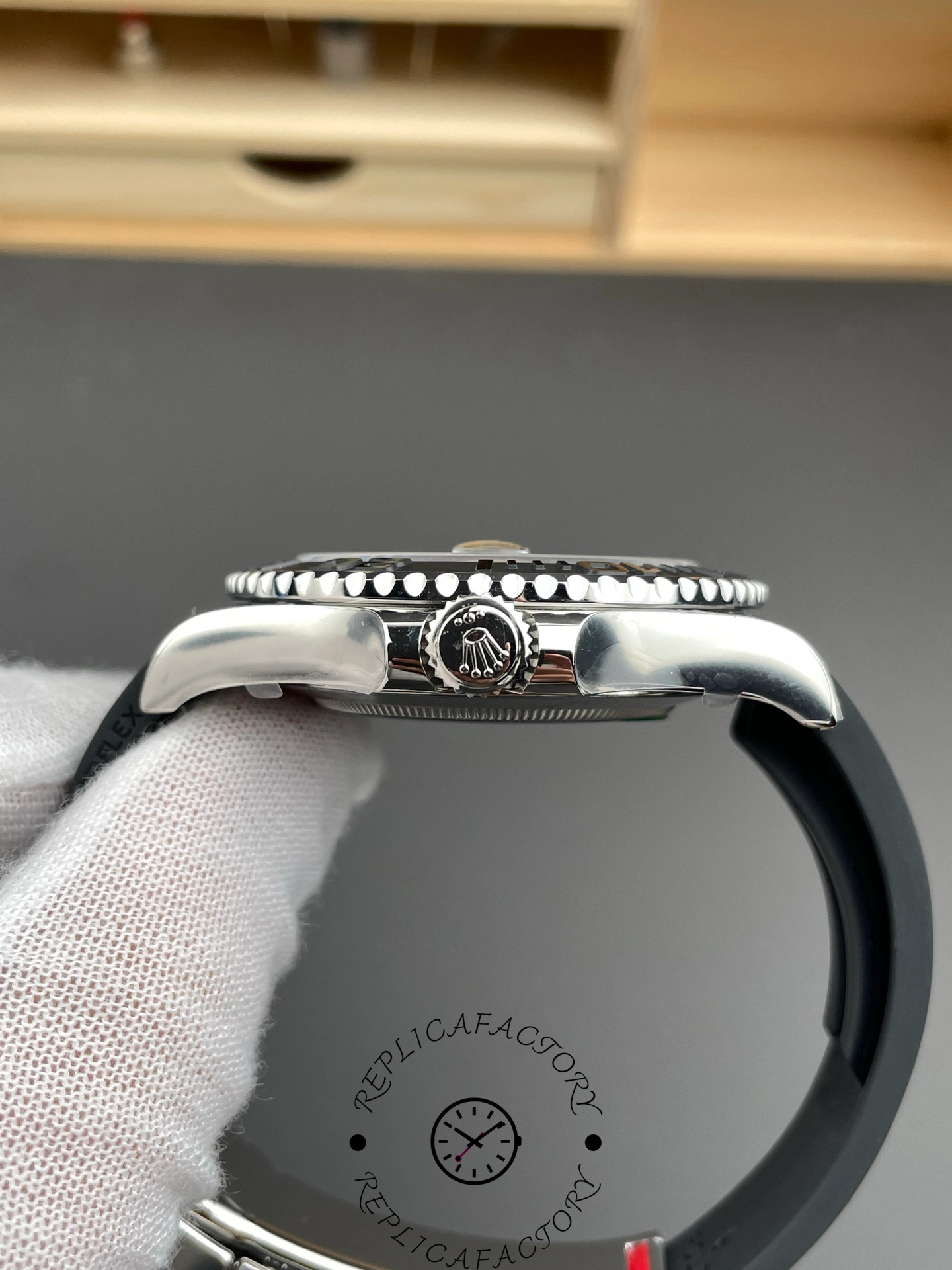 Rolex Yacht-Master 226659 side profile, case thickness and bezel edge, Oysterflex strap shown.