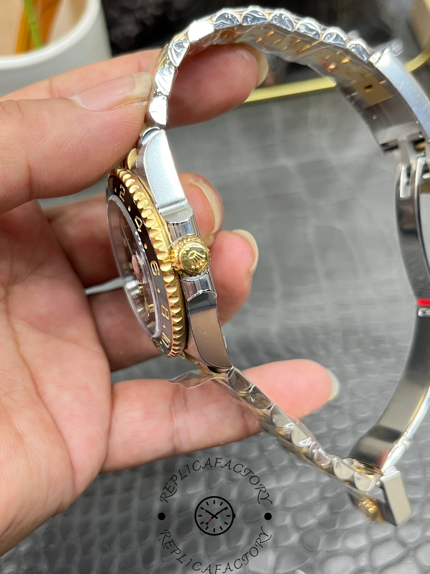 Rolex GMT Master II Black Dial Steel 18kt Yellow Gold 126713GRNR 0001 Men's Watch