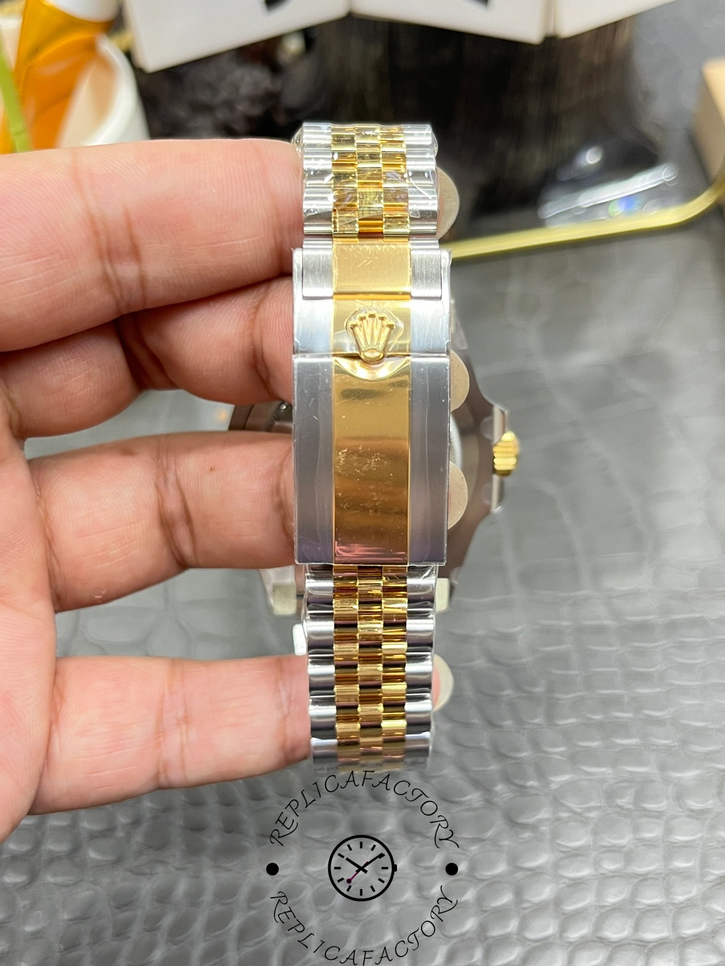 Rolex GMT Master II Black Dial Steel 18kt Yellow Gold 126713GRNR 0001 Men's Watch