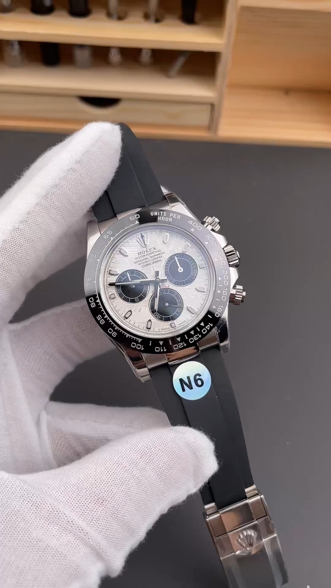 Rolex Daytona 126519LN 0007, video showing the watch on strap. - Video