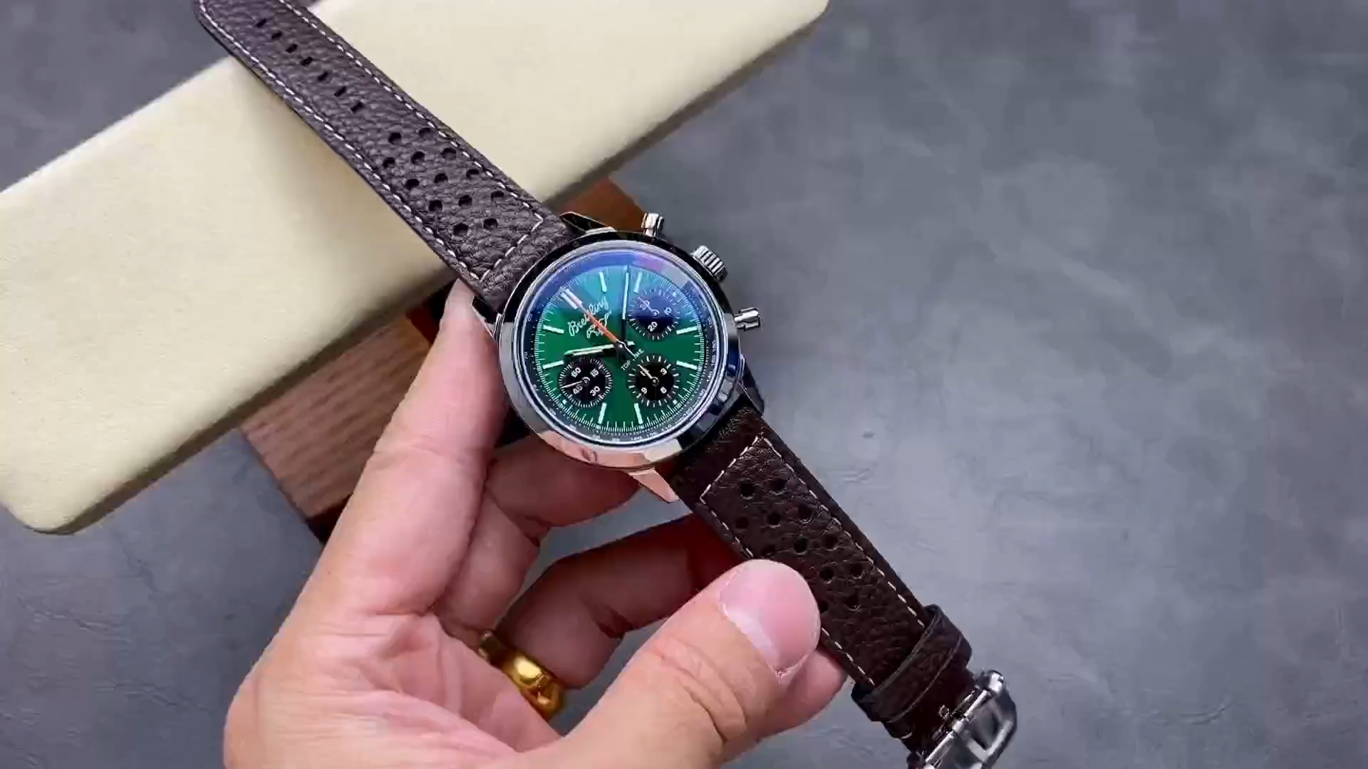 Breitling Top Time B01 Ford Mustang Automatic AB01762A1L1X1 Replica 41mm Green Dial