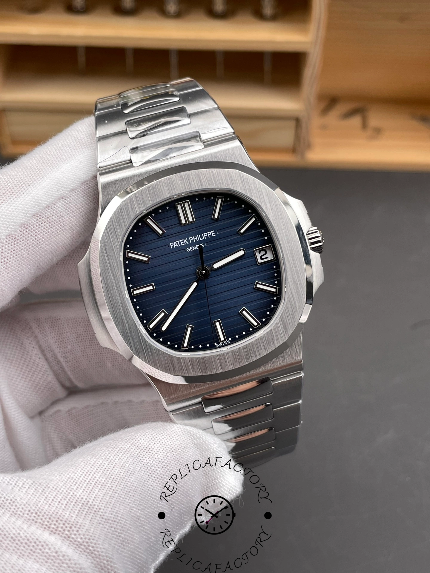 Patek Philippe Nautilus Self Winding Watch 5811 1G 001 Replica Watch - Replica Factory