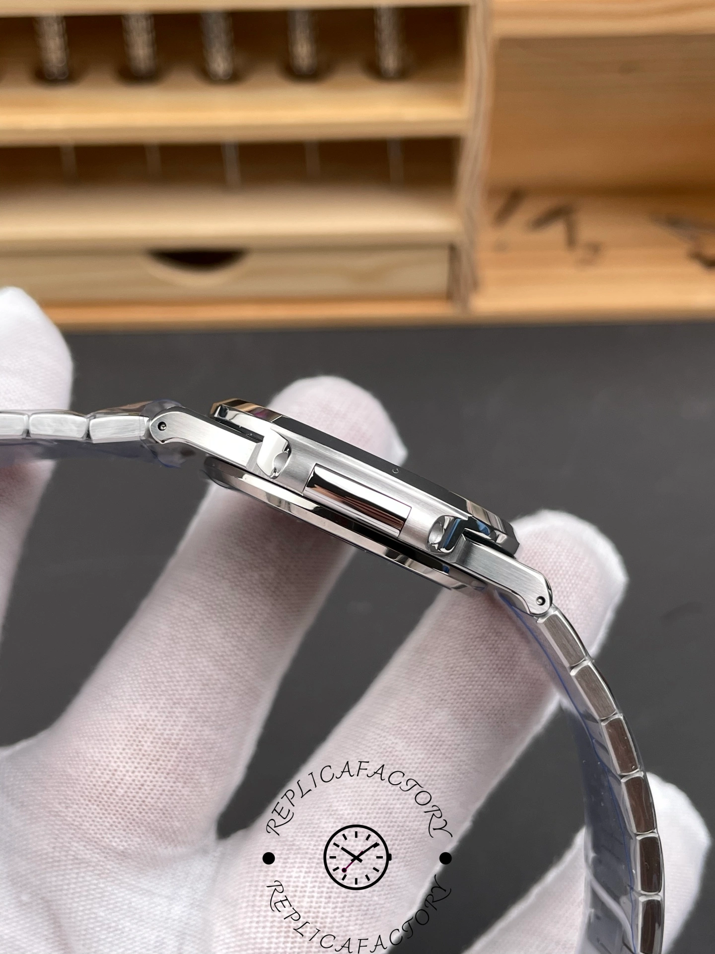 Patek Philippe Nautilus Self Winding Watch 5811 1G 001 Replica Watch - Replica Factory