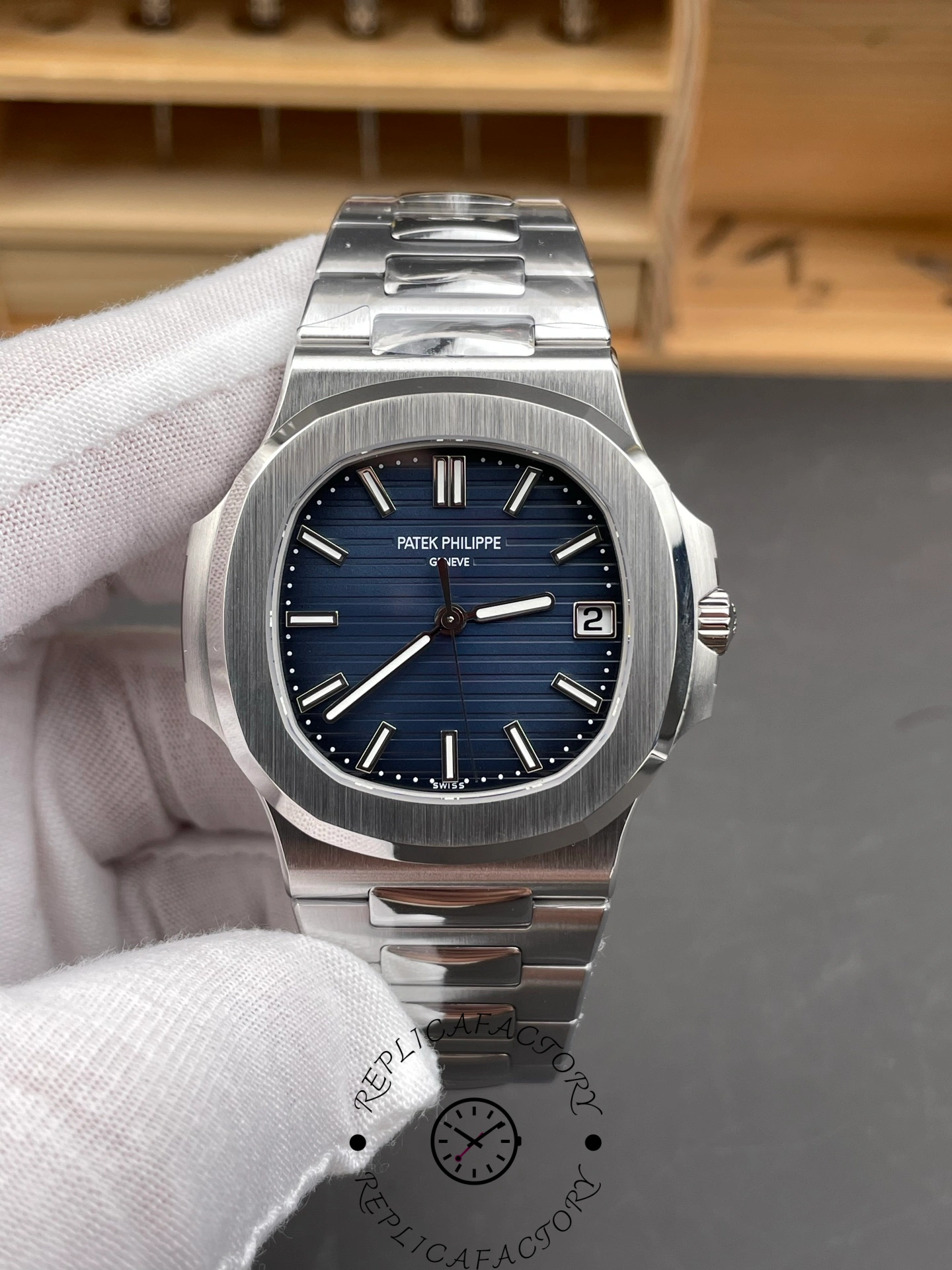 Patek Philippe Nautilus Self Winding Watch 5811 1G 001 Replica Watch - Replica Factory