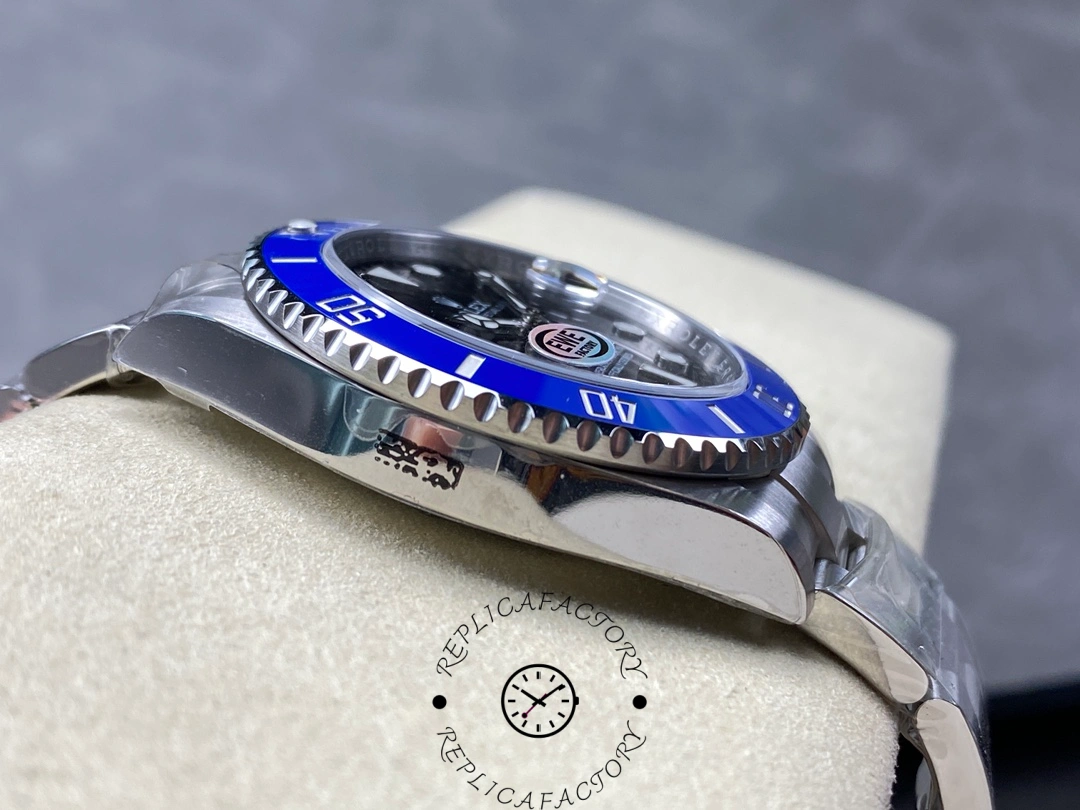 Rolex Submariner 126619LB 0003, side angle on cushion showing case thickness.