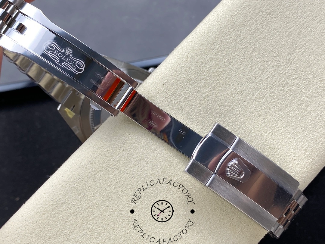 Clasp interior detail of the Rolex Datejust 126334-0028 showing the folding clasp mechanism.