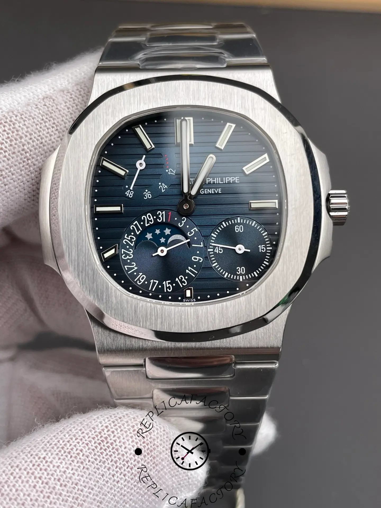 Replica Patek Philippe Nautilus 5712 1A 001 40mm Mens Watch