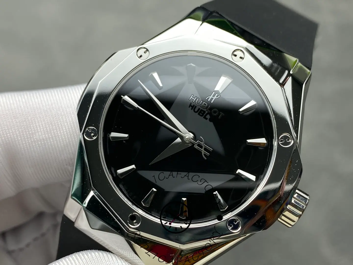 Hublot Classic Fusion Orlinski 550.NS.1800.RX.ORL19 front close-up, crystal reflections and markers.