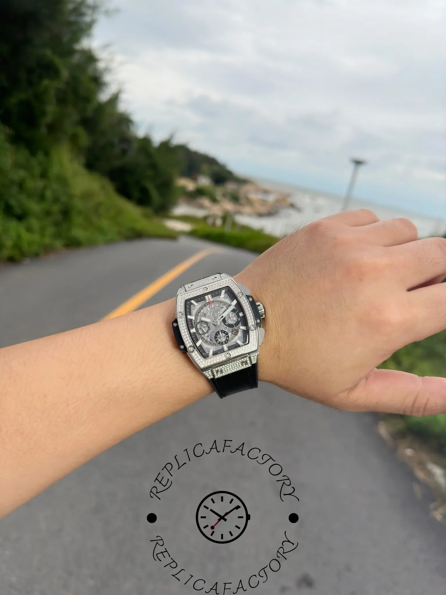 Hublot Spirit Of Big Bang 601.NX.0173.LR.1704 42mm