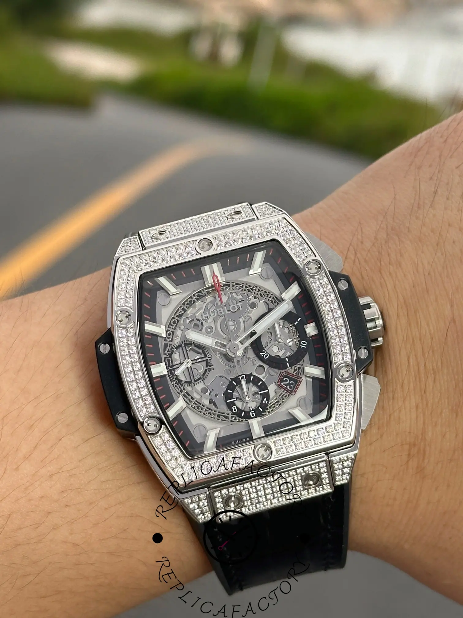 Hublot Spirit Of Big Bang 601.NX.0173.LR.1704 42mm