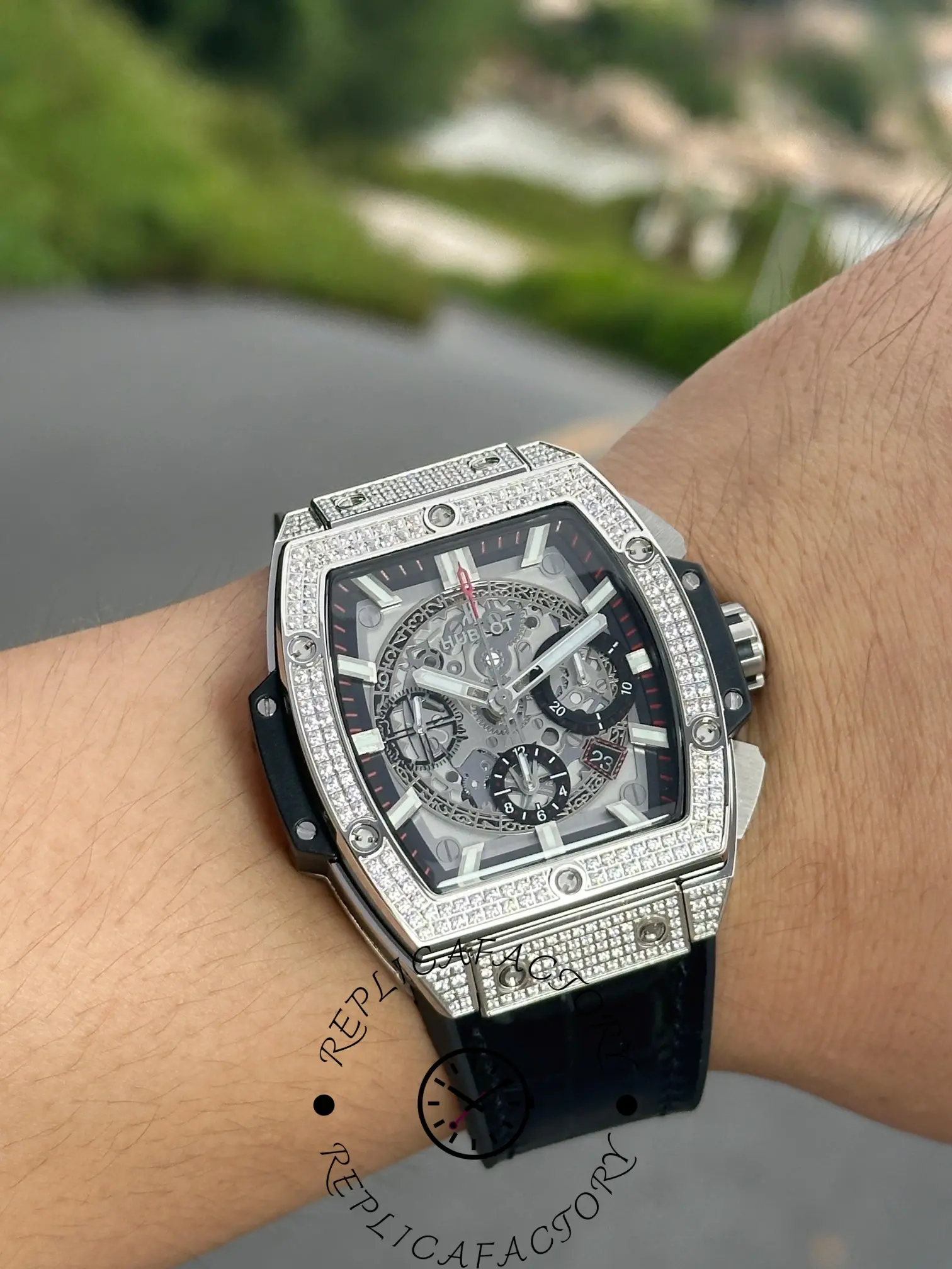 Hublot Spirit Of Big Bang 601.NX.0173.LR.1704 42mm