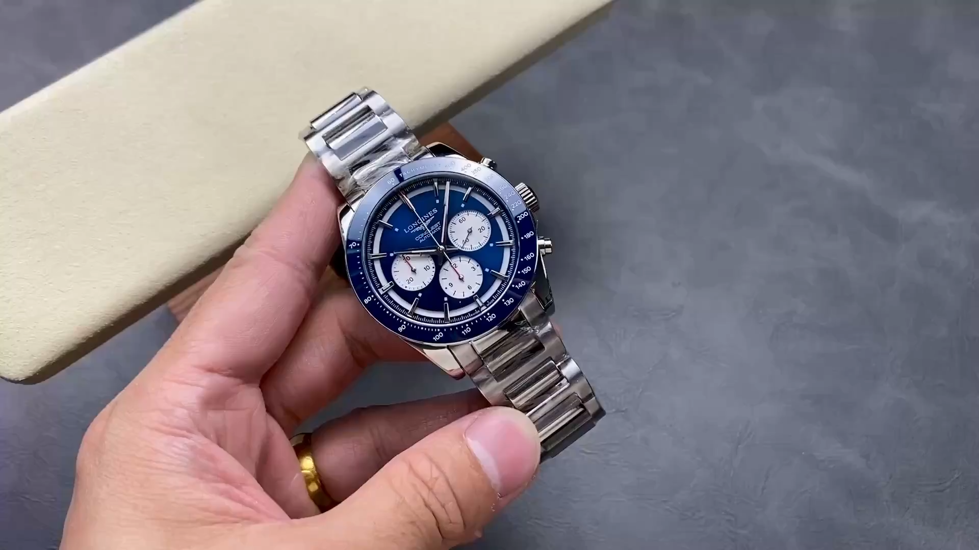 Longines L3.835.4.91.2 Conquest Replica 42 Blue Chronograph Automatic Steel - Video