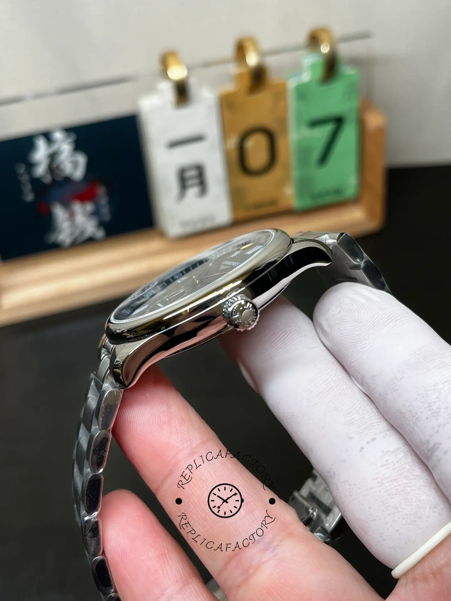 Longines Master Collection L2.919.4.51.6, side view showing polished case and signed crown.