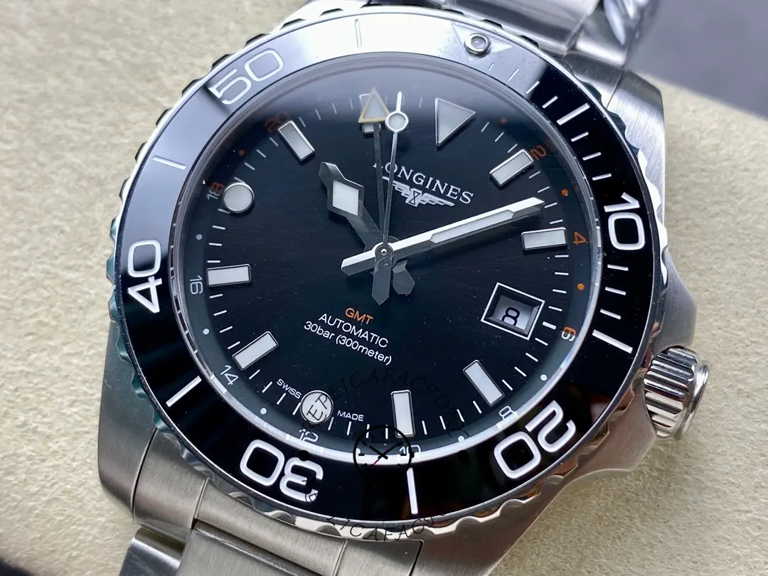 Close-up of Longines HydroConquest GMT L3.790.4.56.6 showing GMT text, markers, and date at 3.