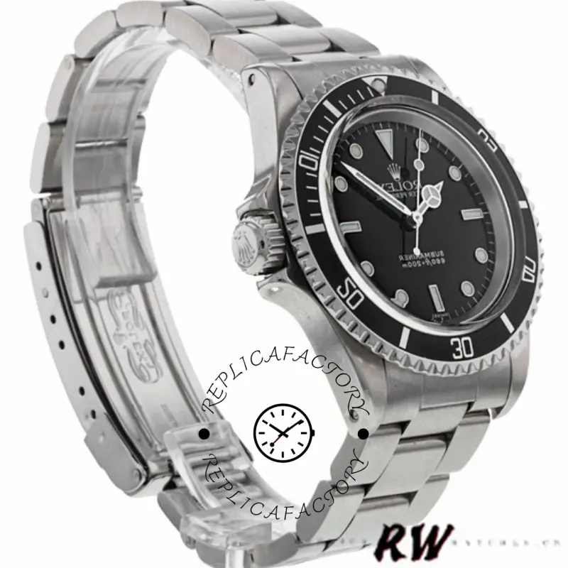 Rolex Submariner 5513 right-side angle, highlighting bezel edge and lugs on steel case.