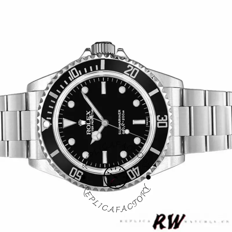Rolex Submariner 5513 straight-on view, black bezel insert and Oyster bracelet front.