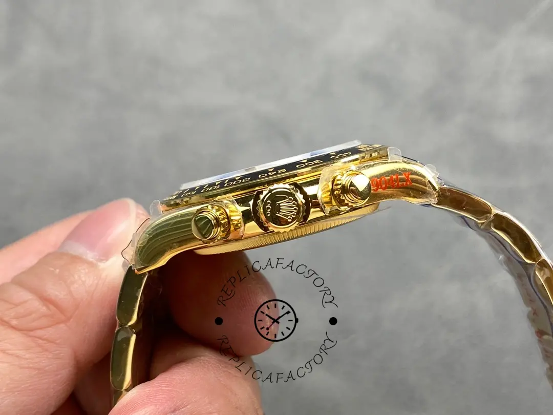 Rolex Daytona 126528LN-0001, side profile showing crown and chronograph pushers.